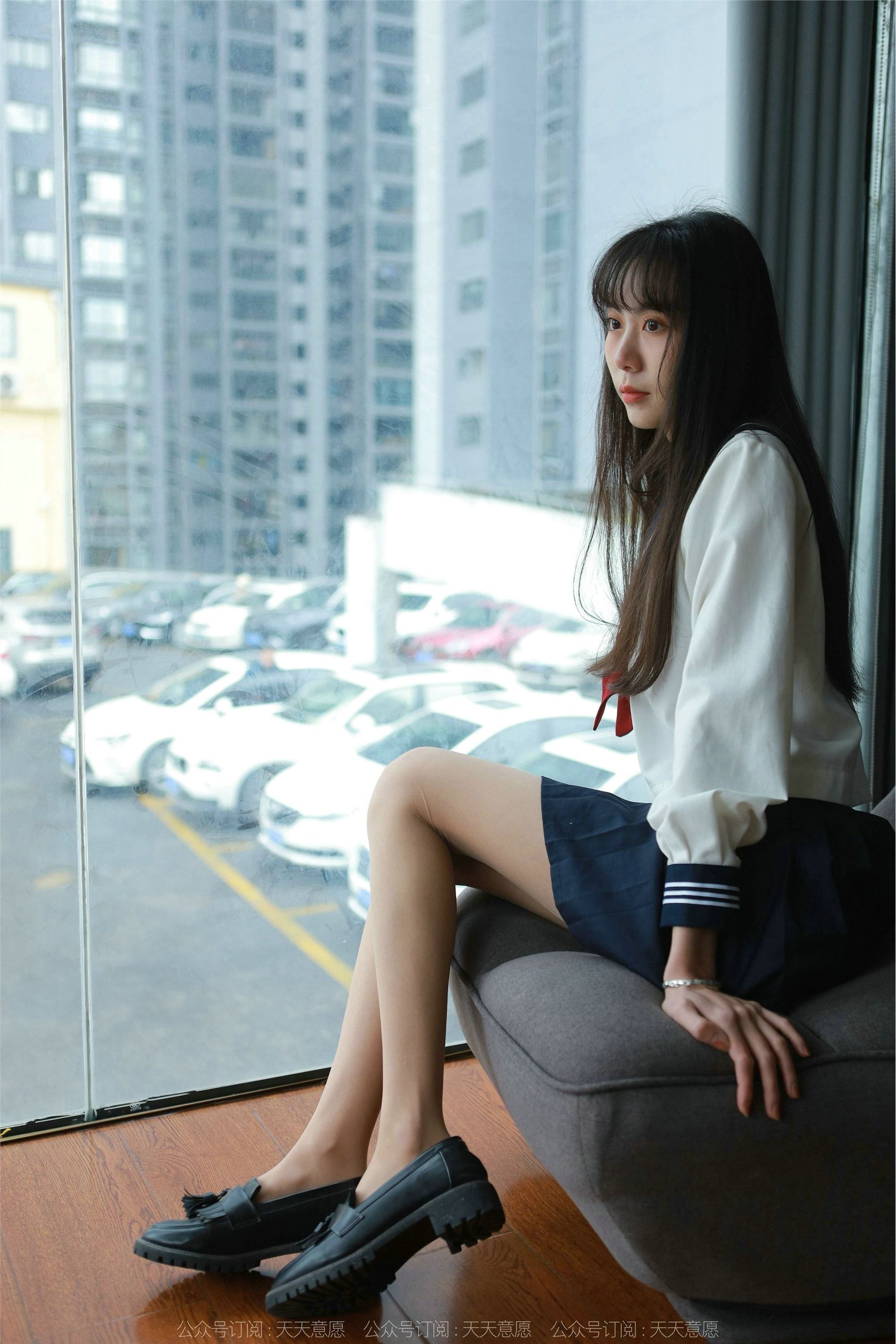 IESS异思趣向  2022.03.03 丝享家1018：团团《可爱JK装》